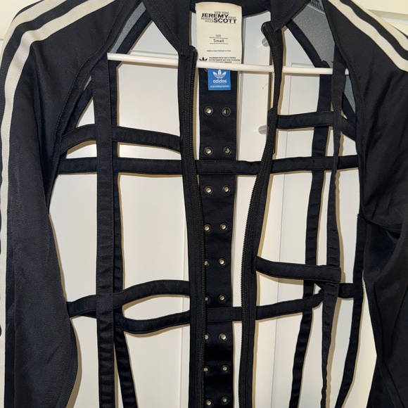 Adidas Black Cage-Style Jacket - Picture 2 of 3